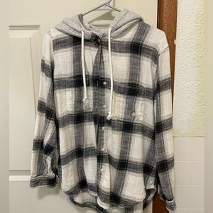 AMERICAN EAGLE women’s hooded shacket. Size M